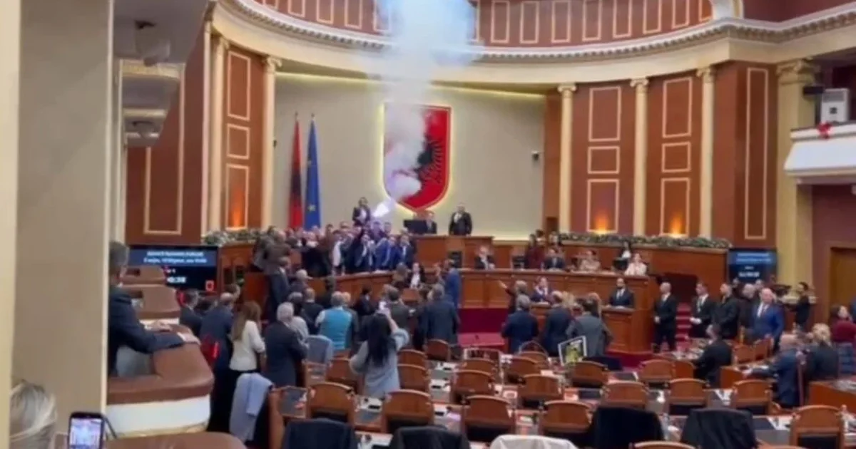 U përjashtuan nga Kuvendi  shqyrtohet sot ankimi i demokratëve  kërkojnë mbledhje me prezencë të kamerave