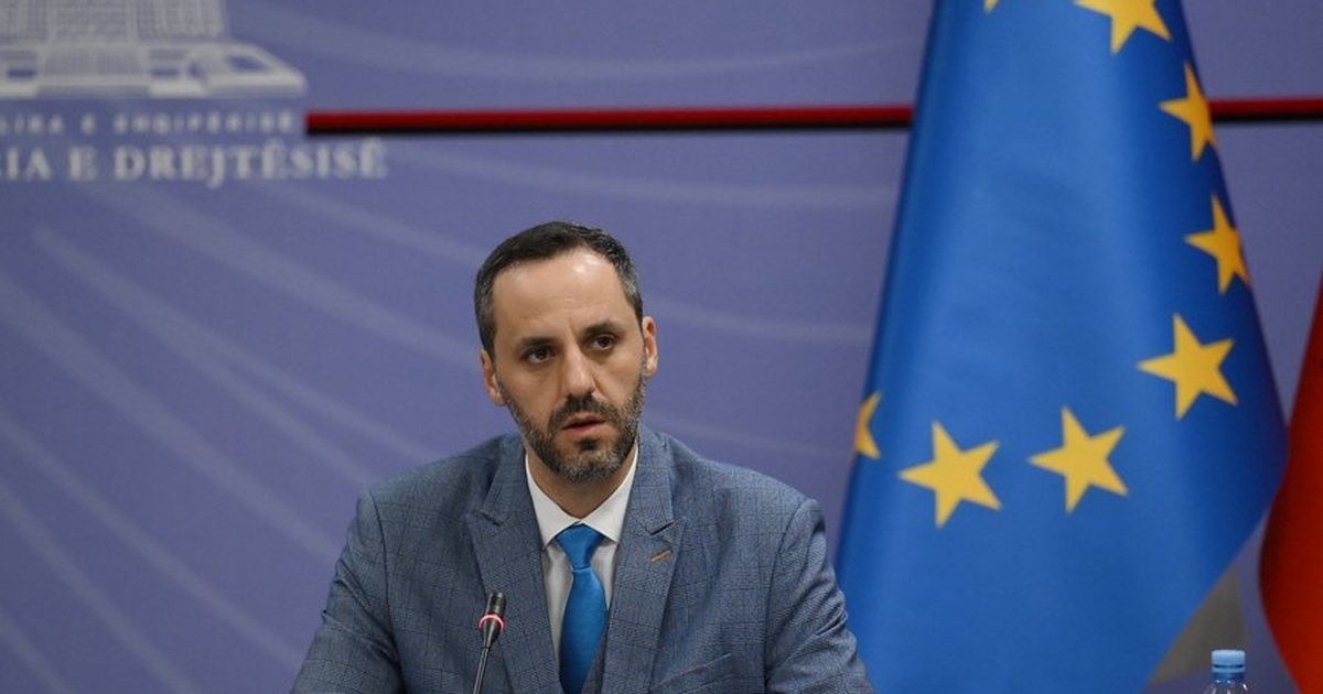 Ministri i Drejtësisë urdhëron 22 inspektime për noterët  heqje licence  gjoba dhe vërejtje me paralajmërim