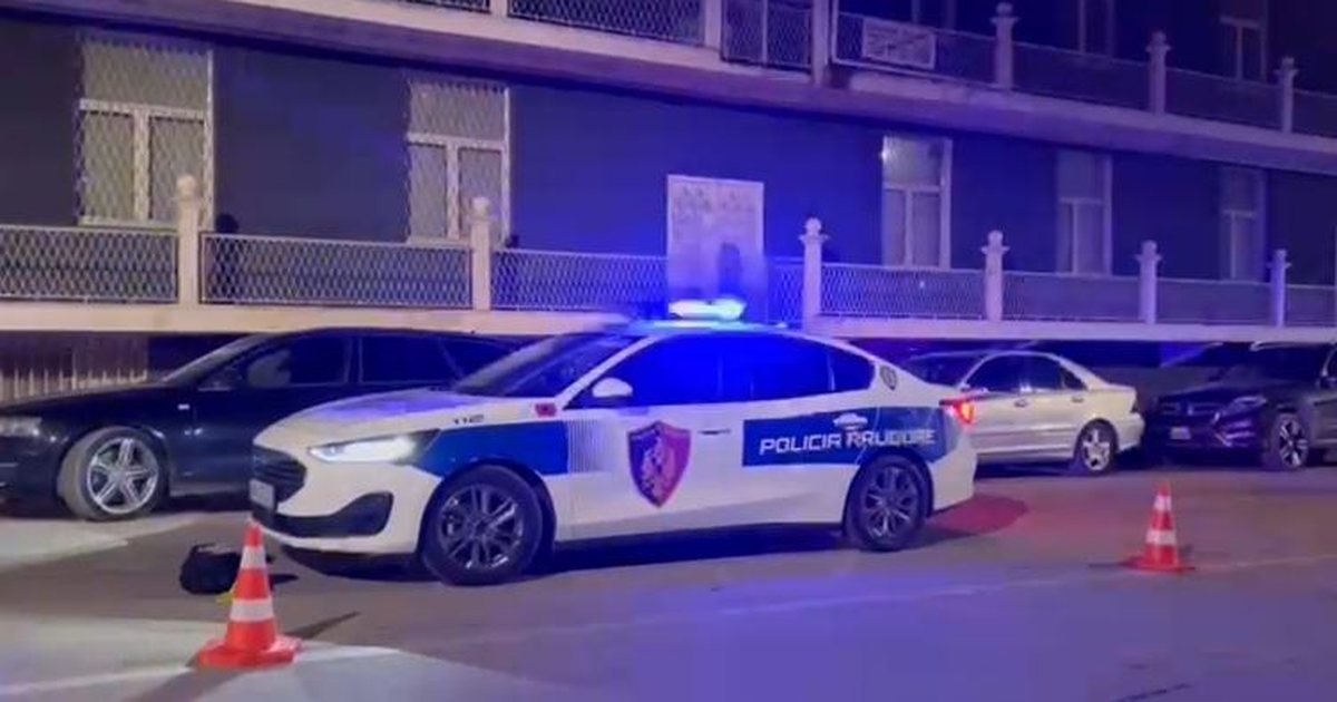 Korçë  zjarr në një banesë në Pedonalen e qytetit  zjarrfikëset në vendngjarje