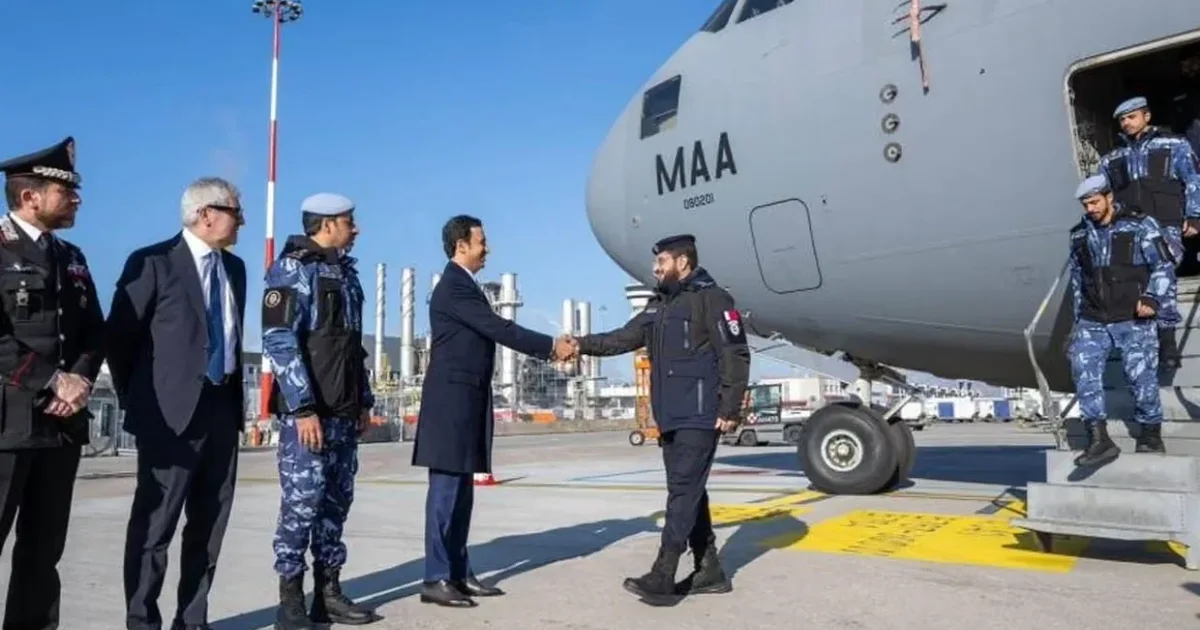 104 persona në bord  avioni ushtarak i Katarit përplaset me dritat e aeroportit në Milano