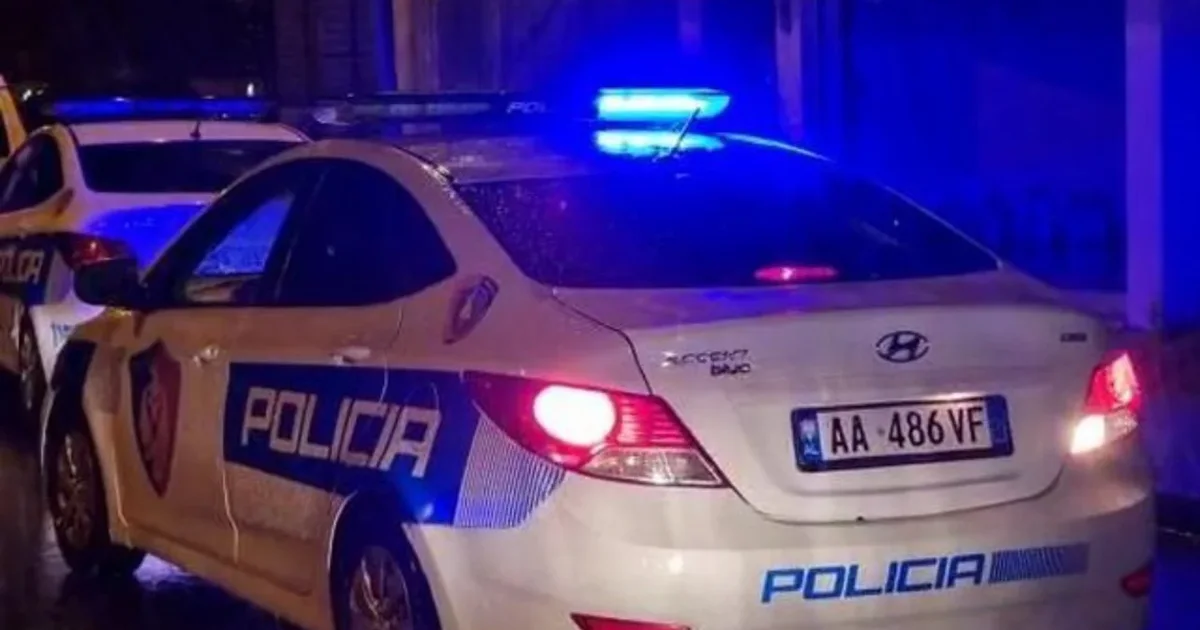 I preu rrugën me makinë ish gruas dhe i theu xhamin e automjetit pas aksidentimit  arrestohet 48 vjeçari nga Laçi