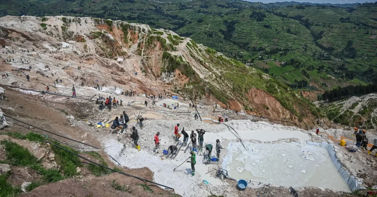 Qindra të vdekur nga shembja e minierës së koltanit në Kongo