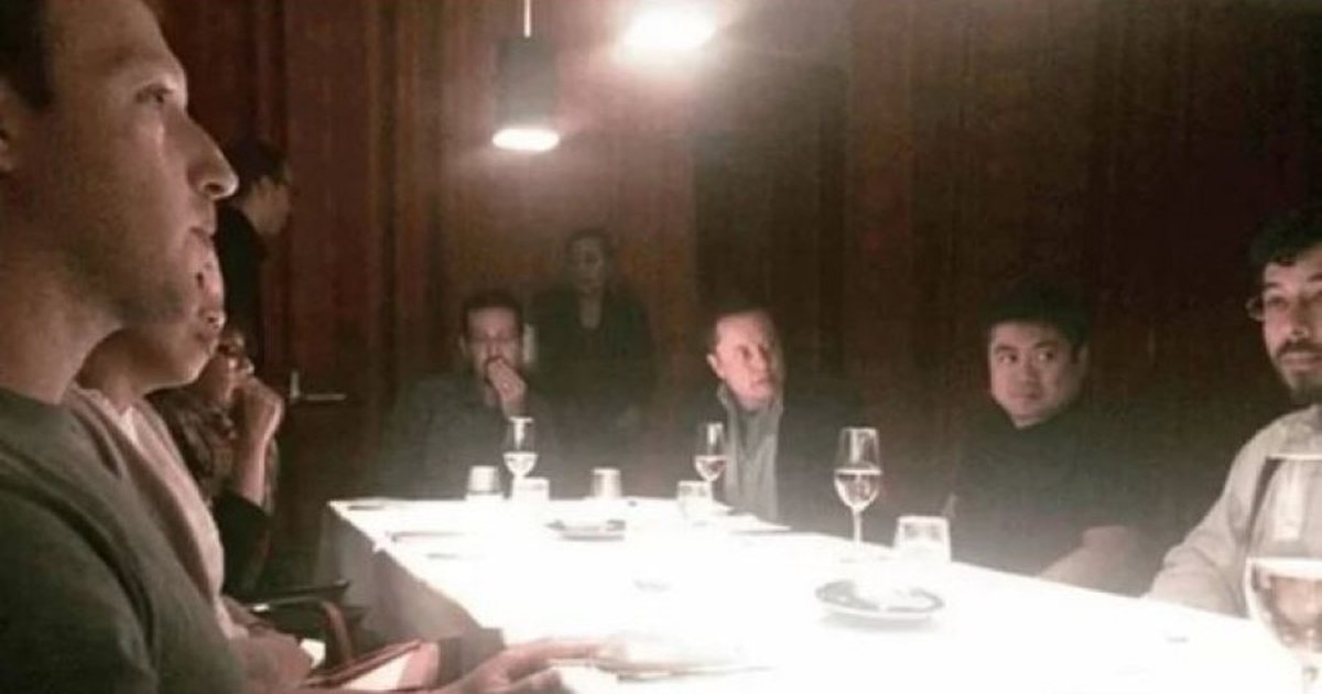  Darkë e çmendur   Epstein dhe lidhjet me personazhe të njohur  foto me Musk dhe Zuckerberg