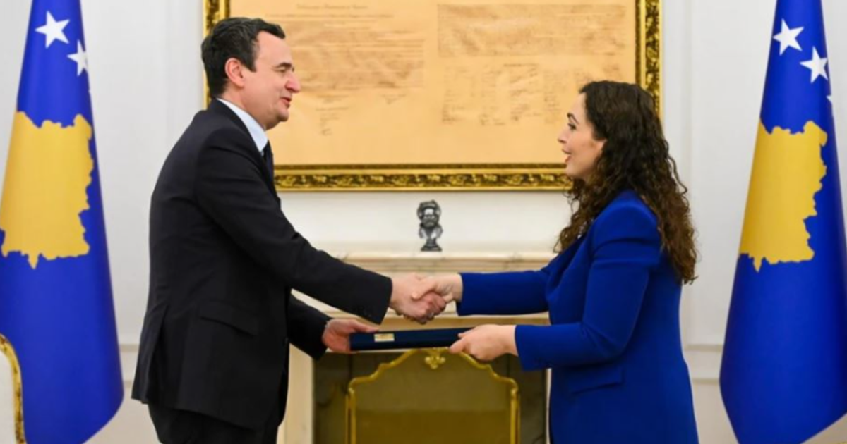 Osmani miraton Albin Kurtin si mandatar për formimin e qeverisë së re në Kosovë