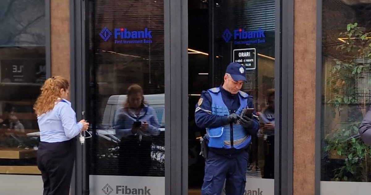 Kallashin e kishte në çantë  shkoi te arka dhe mori 20 mln lekë  si dështoi përpjekja e 58 vjeçarit për të grabitur filialin e FiBank