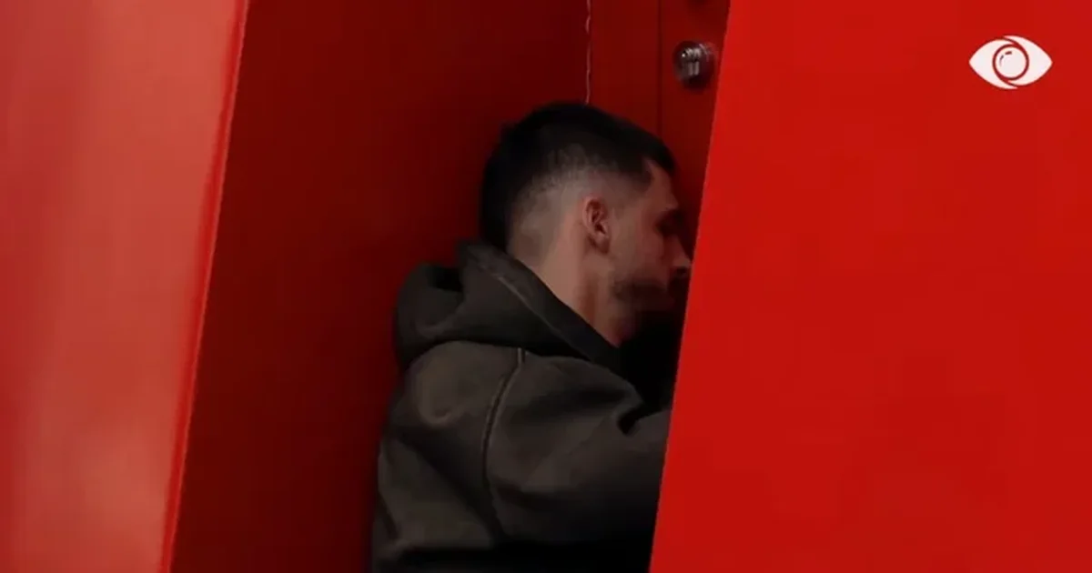  Kam me i thy kokën Mateos      Gimbo bisedon me Selin  Të dua   