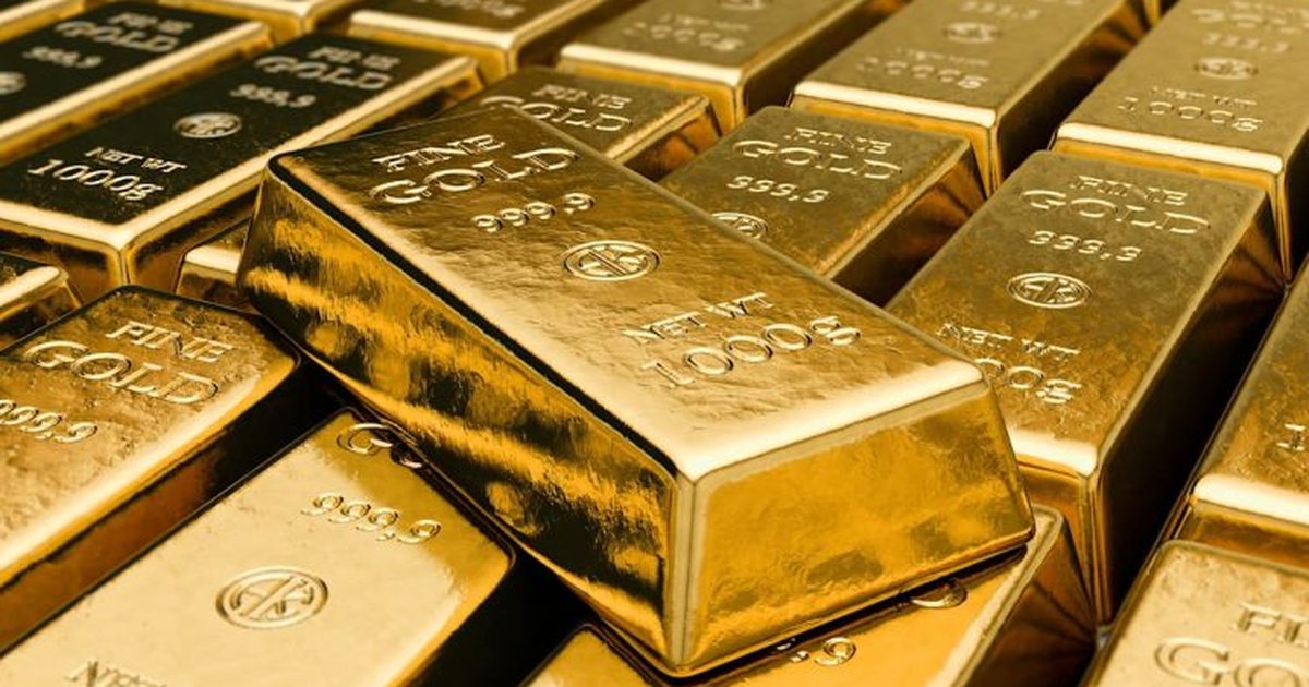 57 vjeçari hedh gabimisht 130 mijë euro ar në plehra