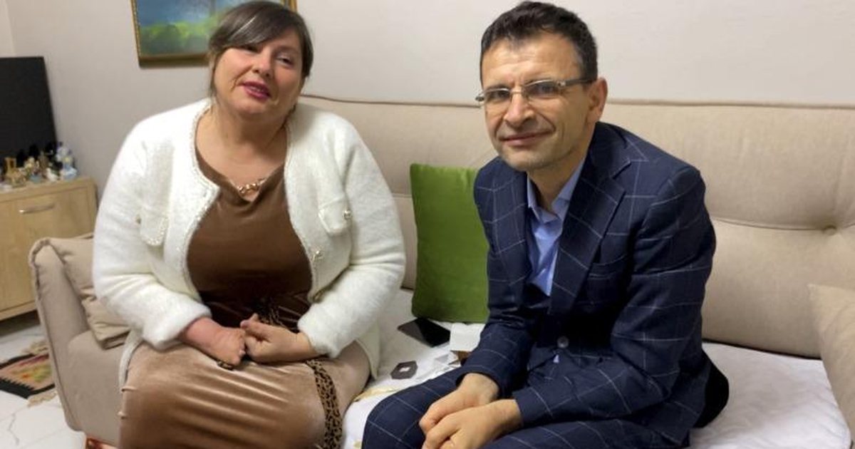 Mposhtën sfidat  çifti me aftësi ndryshe në Fier feston  Shën Valentinin  e 29 të  Mos shikoni dashurinë materialiste  por     