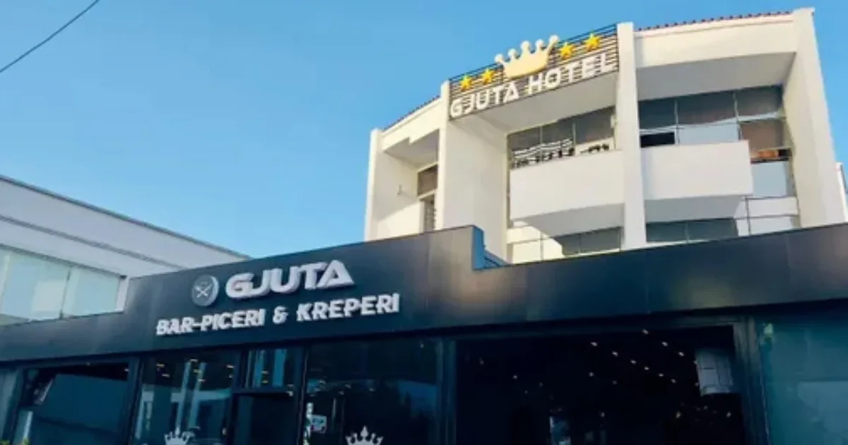  Dëgjuam të shtëna armësh    18 vjeçarja u vetëplagos në hotel  zbardhet dëshmia e të dashurit  Tentuam t i japim ndihmë  por 