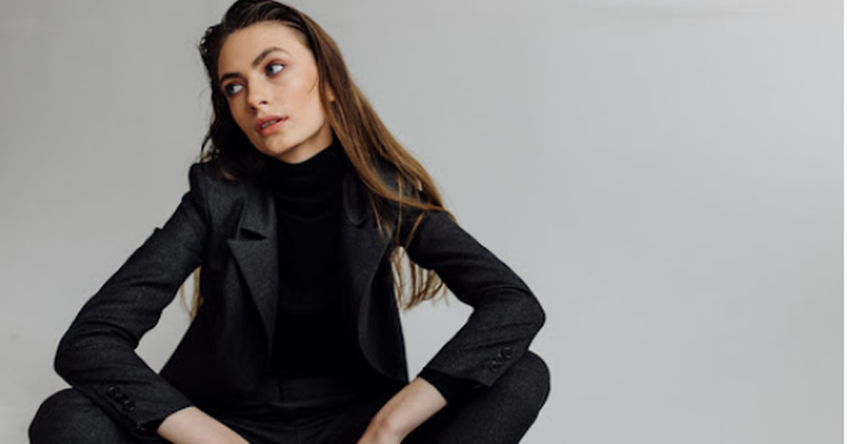 E zeza  por jo monotone  Detajet që e bëjnë këtë stil të parezistueshëm