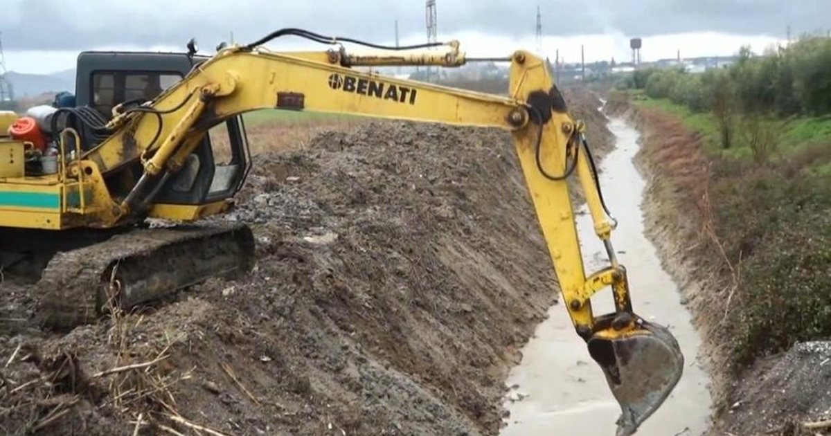 Uji pushton shtëpitë në Bradashesh  banorët  Po mbytemi nga neglizhenca e Qeverisë