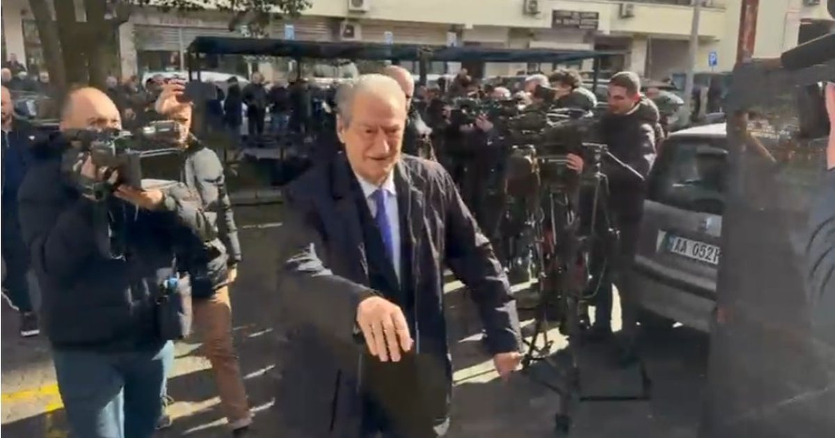 Berisha shkon në SPAK  biseda me mbështetësit  E patë si ia bënë fytyrën Ramës në Durrës  E thirrën o Gys 