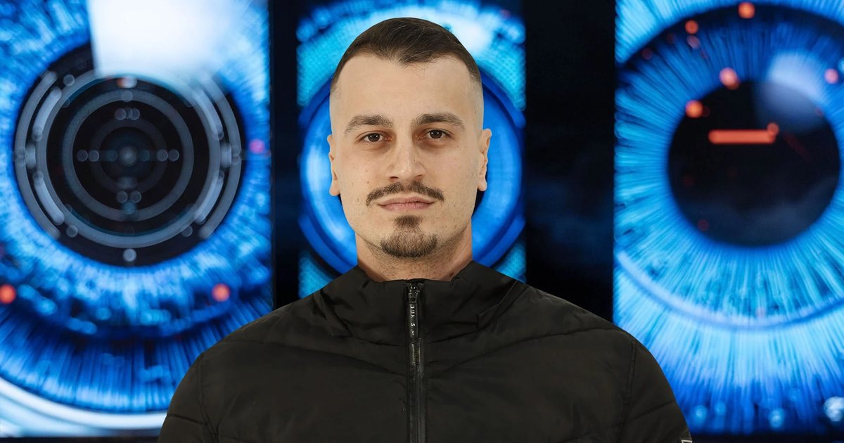  Kam bërë veshët operacion  kam qenë tip shumë ndryshe dikur   Mateo rrëfen bullizimin dhe vështirësitë e fëmijërisë 