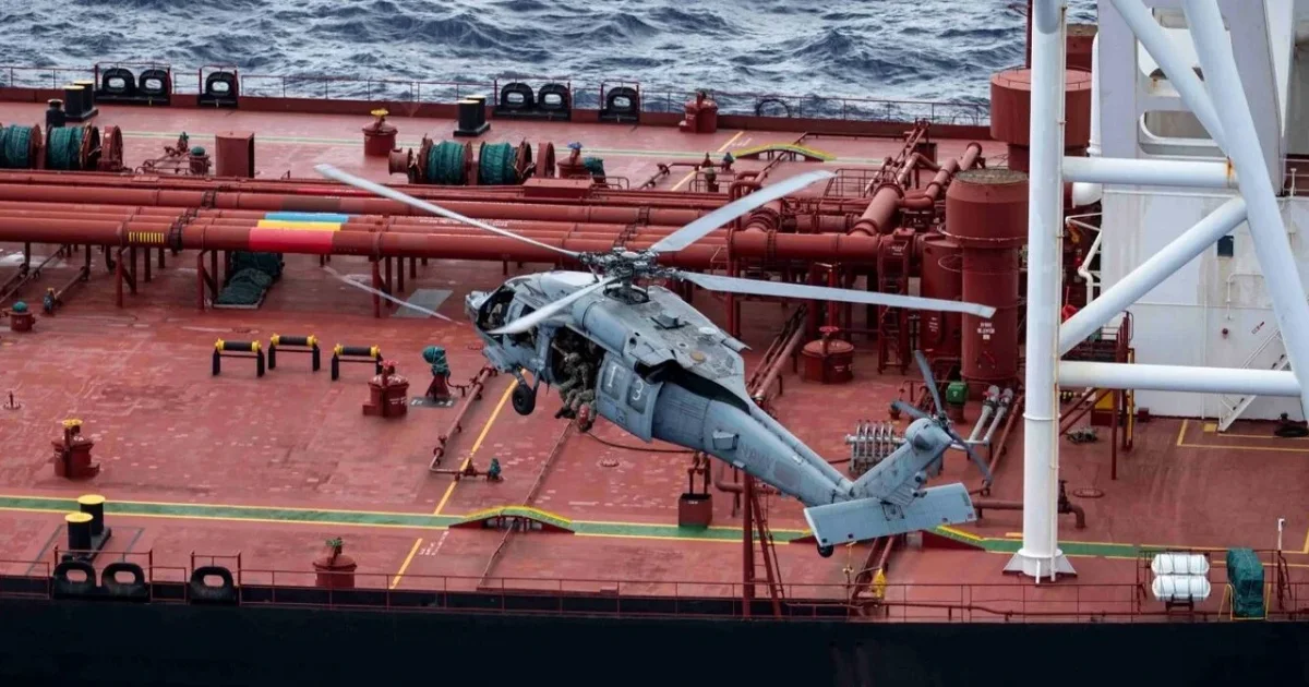 SHBA kap anijen cisternë Veronica III në Oqeanin Indian  e cila i shpëtoi bllokadës së Trump në Karaibe