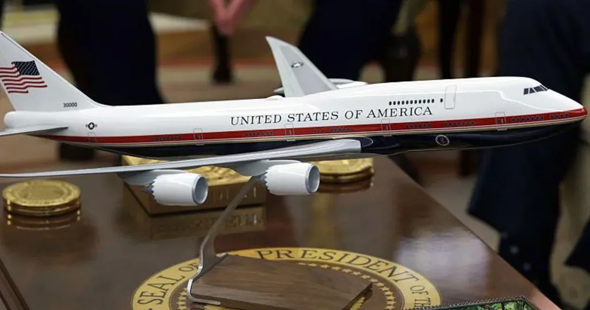 Air Force One do të rinovohet  Trump kërkon lyerjen e avionit presidencial me ngjyrë të artë