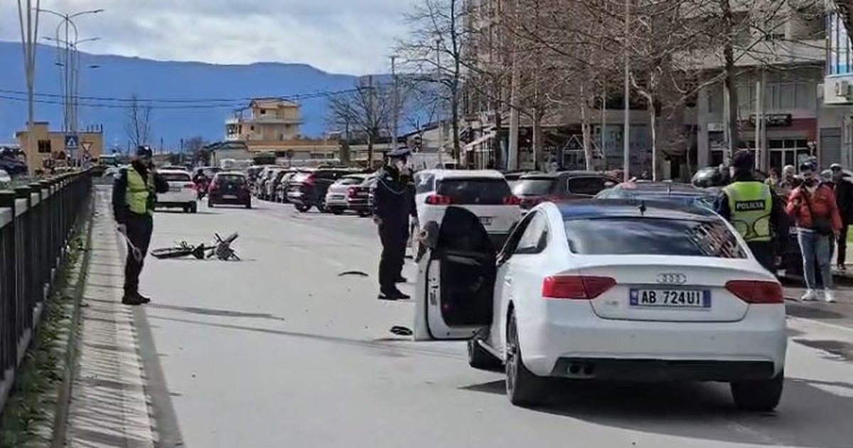  Audi  përplas biçikletën në Vlorë  një person në gjendje të rëndë