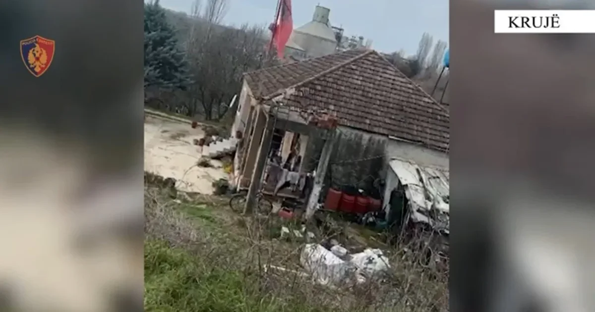 VIDEO  Zbulohet arsenal armësh  municion luftarak dhe drogë në Fushë Krujë  në kërkim 49 vjeçari  EMRI 