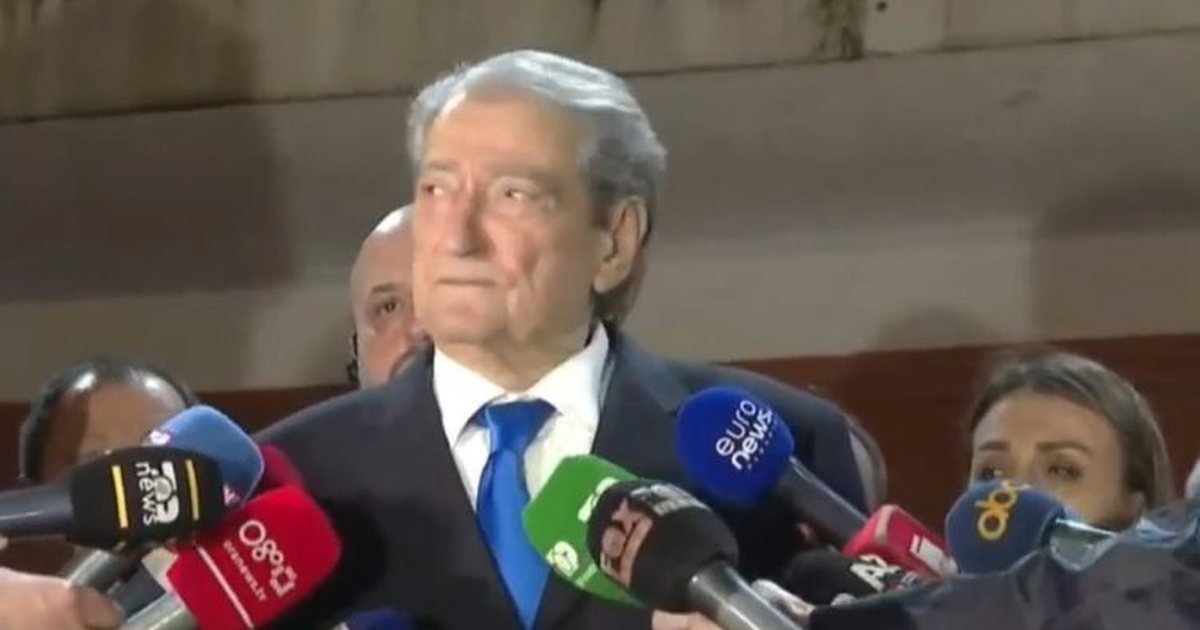  Jemi kryengritës paqësorë   Berisha mesazh kryeministrit  Është koha e qytetarëve