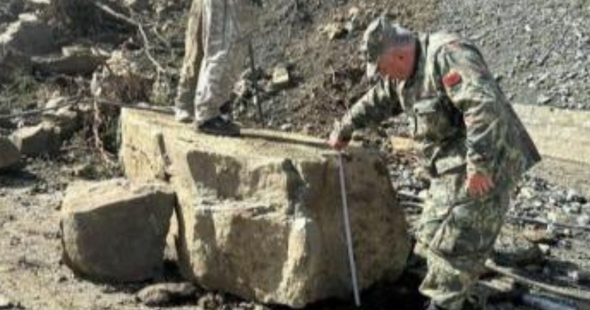 Rënia e gurëve  nis aksioni për zhbllokimin e aksit rrugor Uji i Zi Tozhan në Poliçan