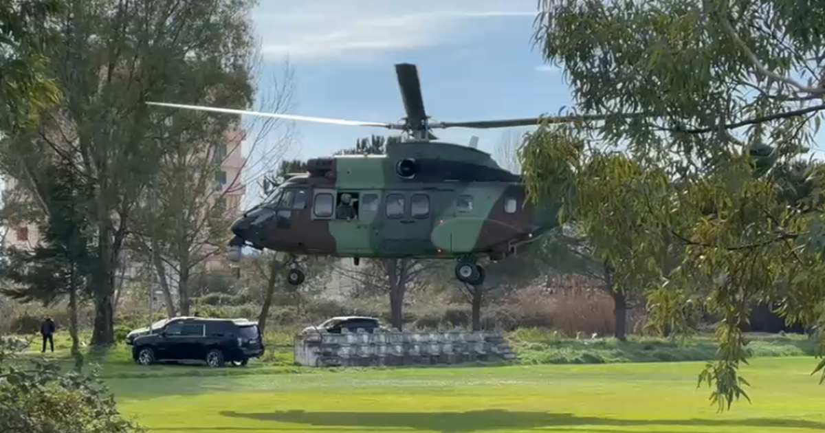 Pas Korçës  kryeministri Rama mbërrin me helikopter në Vlorë