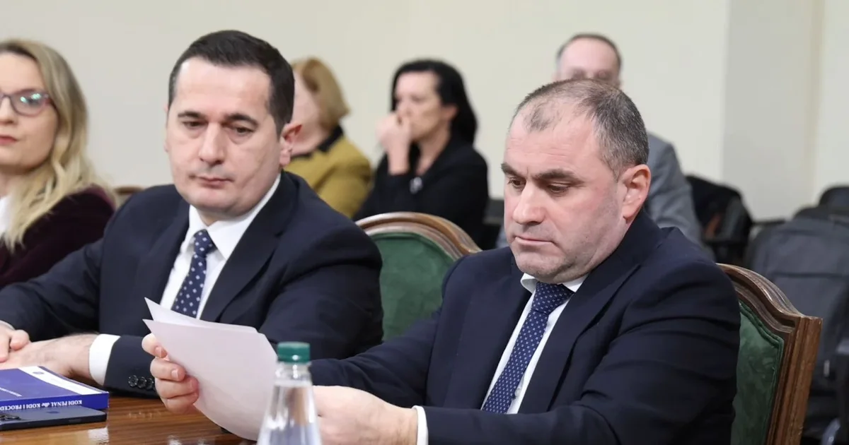  Të fortët e Ballukut kanë kërcënuar dëshmitarët   prokurori Prençi përgënjeshtron Bardhin  Bëhet fjalë për njerëz të kabinetit të zv kryeministres