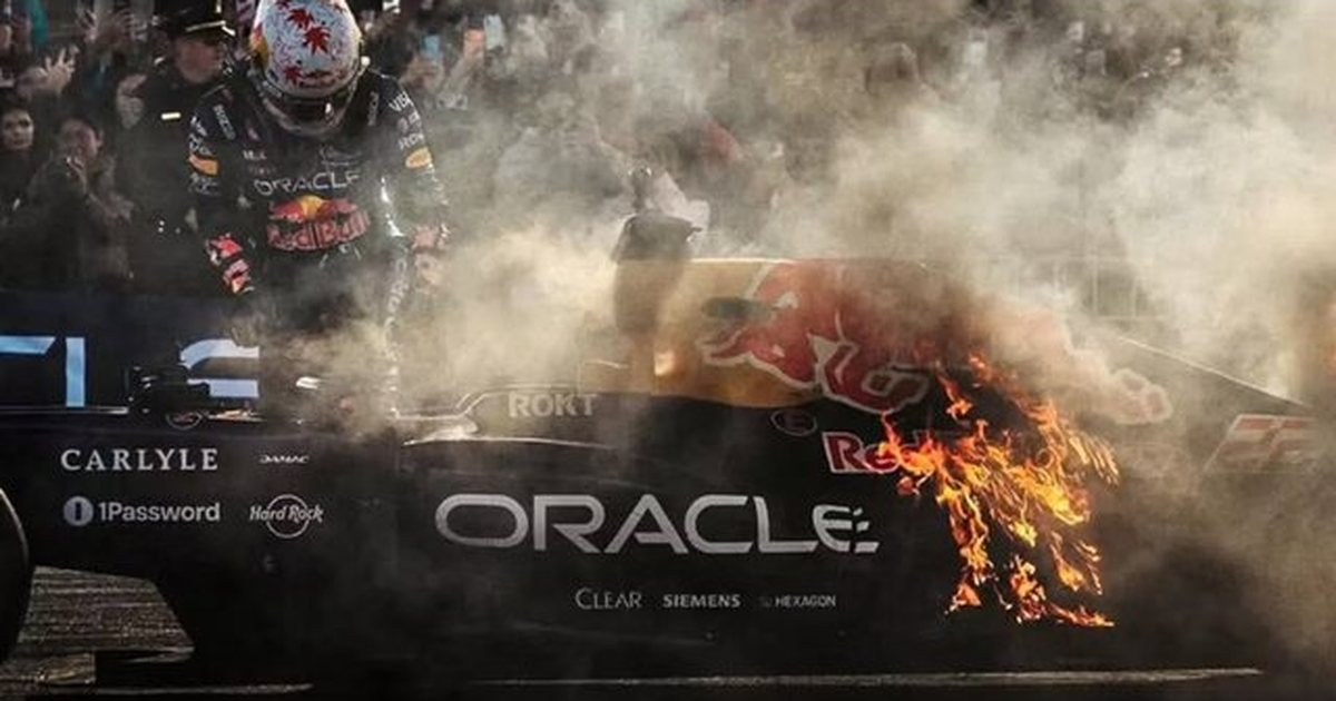 Formula 1 Red Bull  çfarë frike   makina e Tsunodës merr flakë