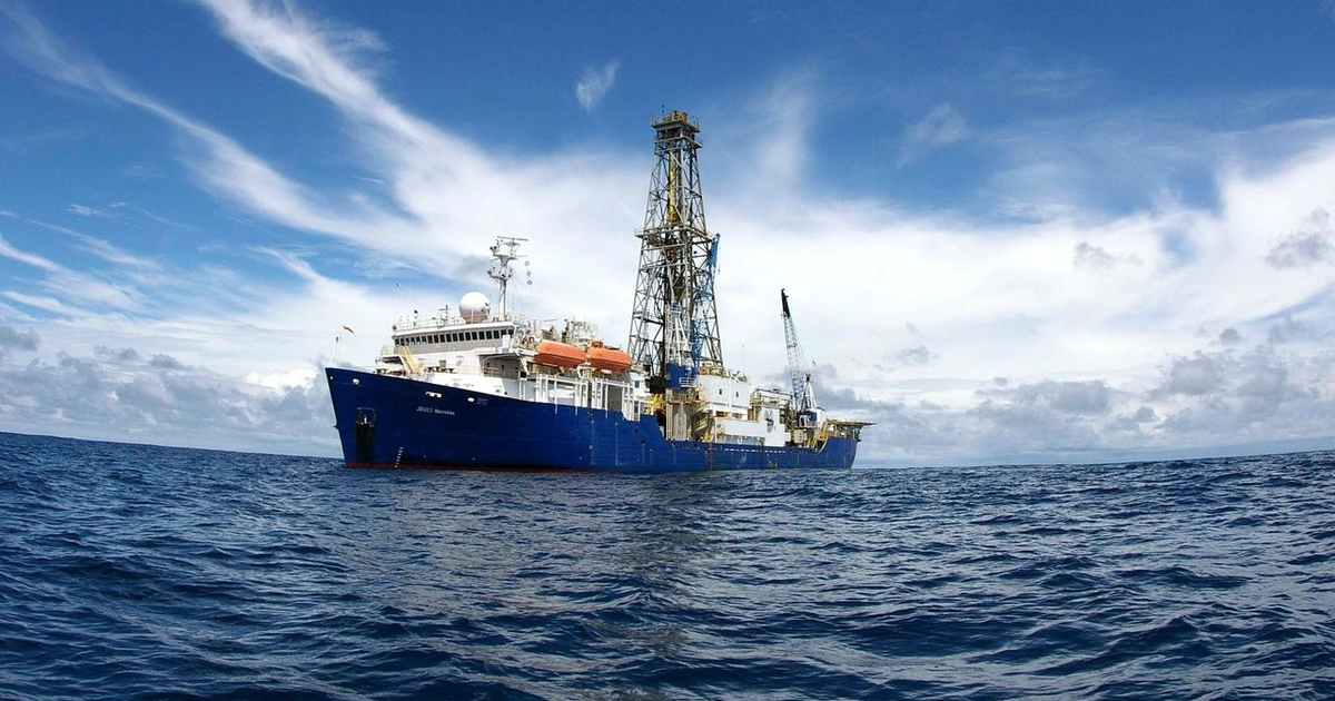 Shkencëtarët kanë arritur të shpojnë aq thellë sa të  hyjnë  në mantelin e Tokës