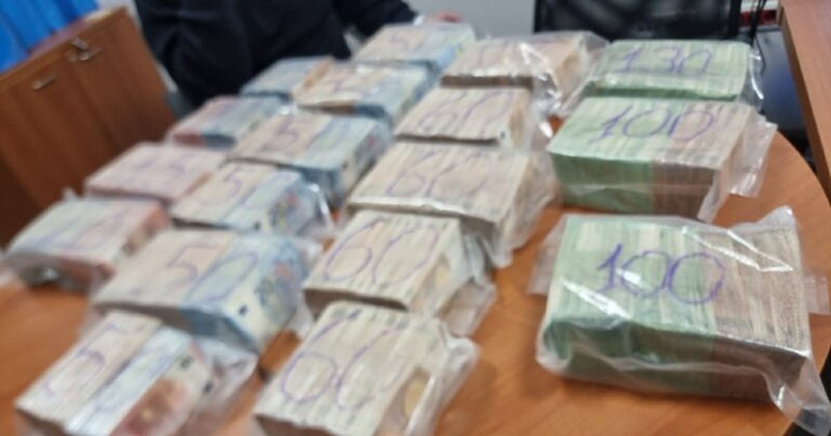 EMRI  U kap duke transportuar 1 milion euro nga Serbia në Kosovë  Ja kush është polici i komisariatit numër 5 në Tiranë