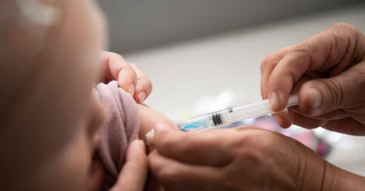 Nga Facebook u te fruthi  skepticizmi që ndikon në vaksinimin e fëmijëve në Kosovë dhe rajon