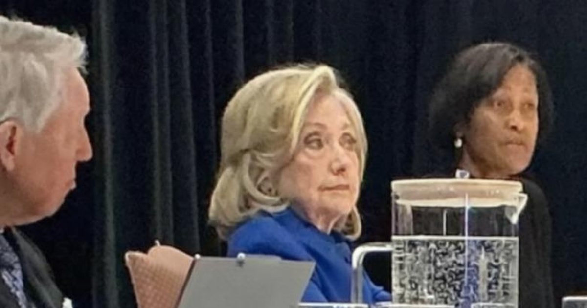  Nuk duket e lumtur   del fotoja e parë e Hillary Clinton duke dëshmuar para Kongresit amerikan