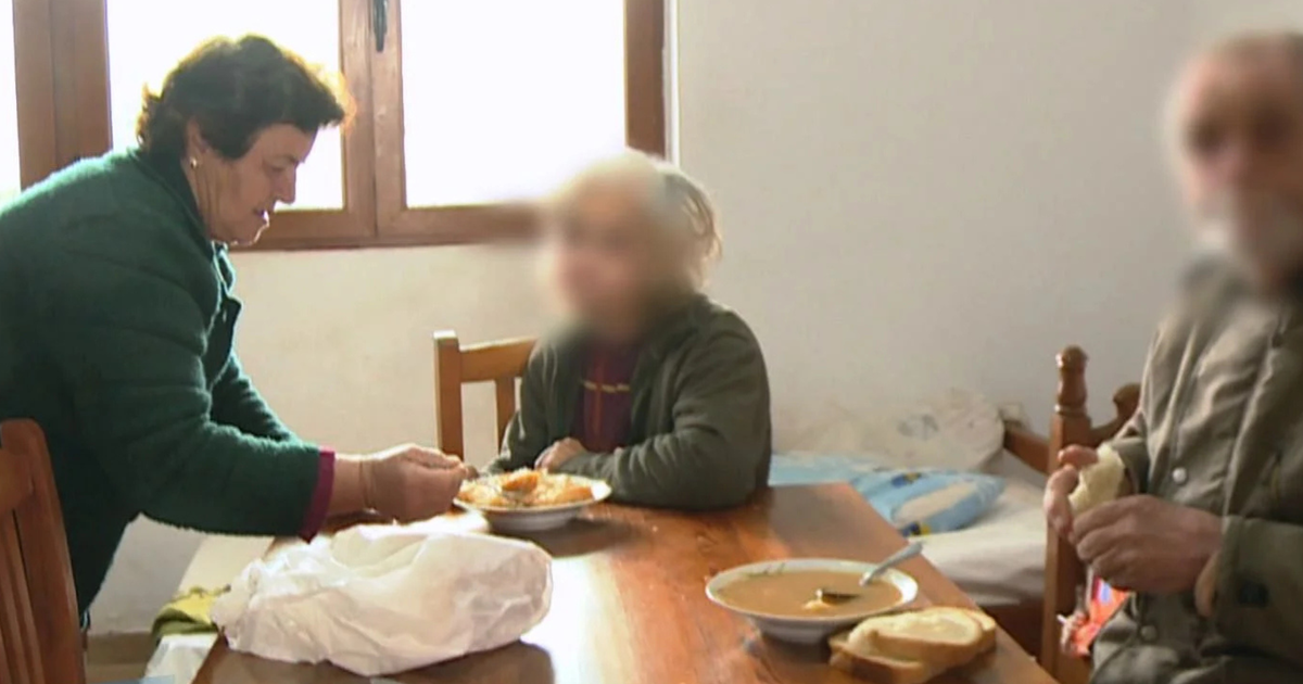 Apeli i 70 vjeçares që kujdeset për 3 të sëmurë mendorë  S kanë kujdestari  KMCAP dhe psikiatri    