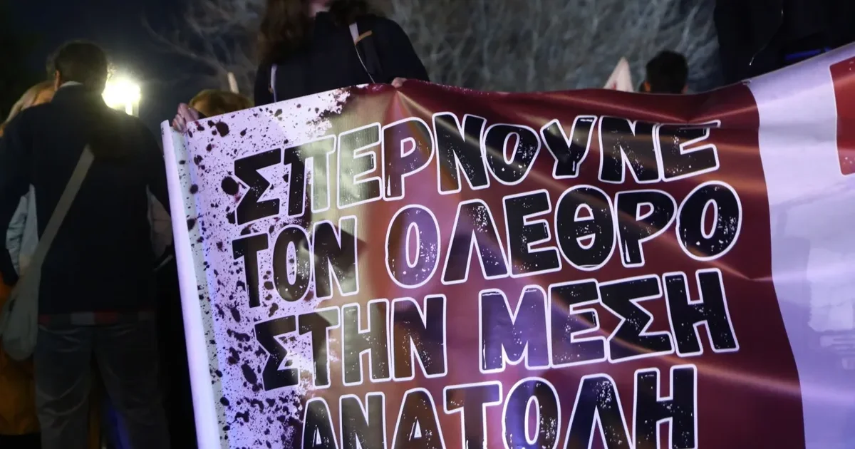  Greqia jashtë katastrofës   marshim kundër luftës në Selanik pas sulmeve ndaj Iranit  FOTO 