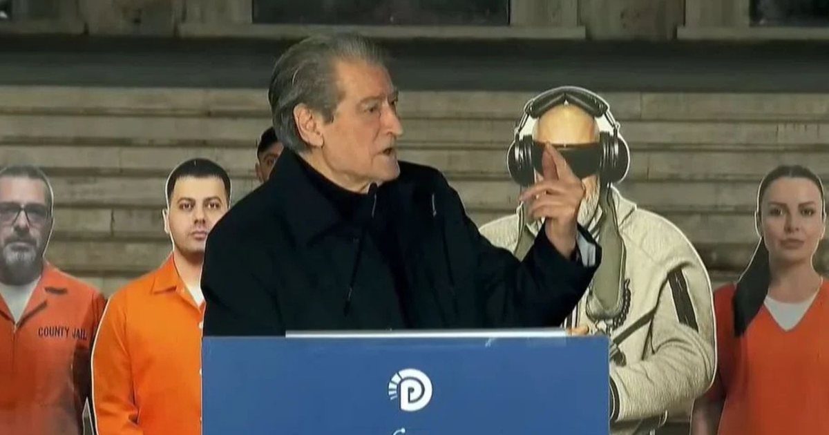 Pas zjarrit te vila e ish diktatorit  Berisha nuk shkon në seancë  mesazhe Ramës  Vendi po hyn në fazë kritike