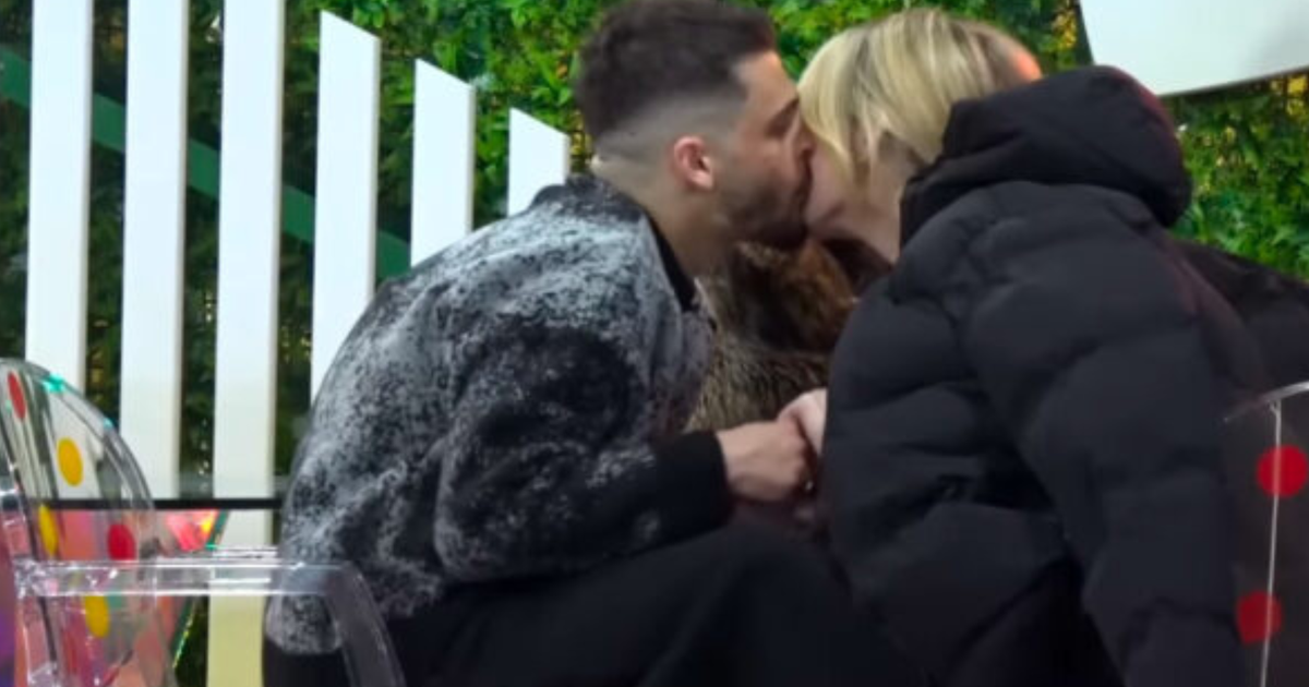 Një puthje tjetër mes Gimbos dhe Selin  Reagimi epik i Gretës 