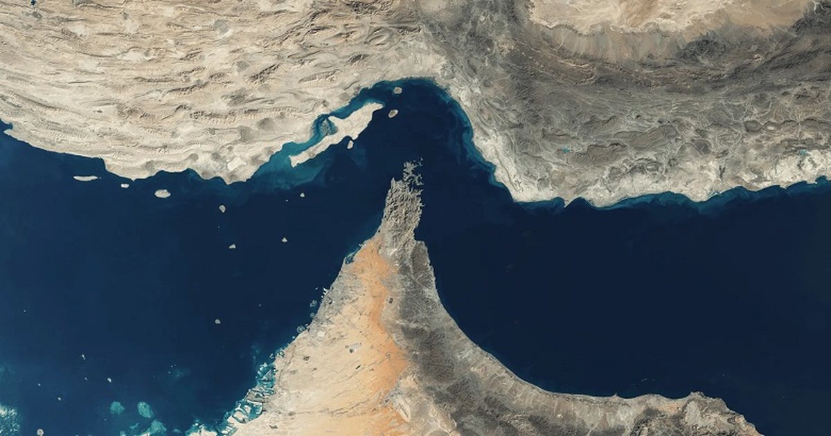 Irani realizon kërcënimin  mbyll Ngushticën e Hormuzit  Do t i vëmë flakën çdo anijeje që tenton të kalojë 