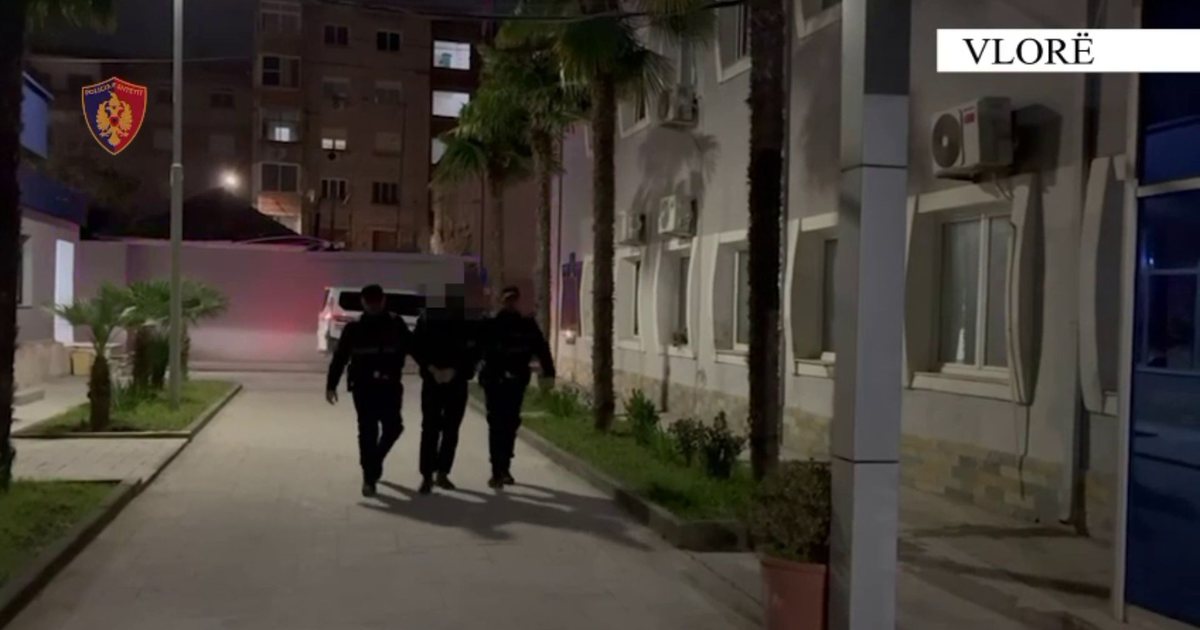 Qarkullonte me pistoletë nëpër qytet  arrestohet 21 vjeçari në Vlorë