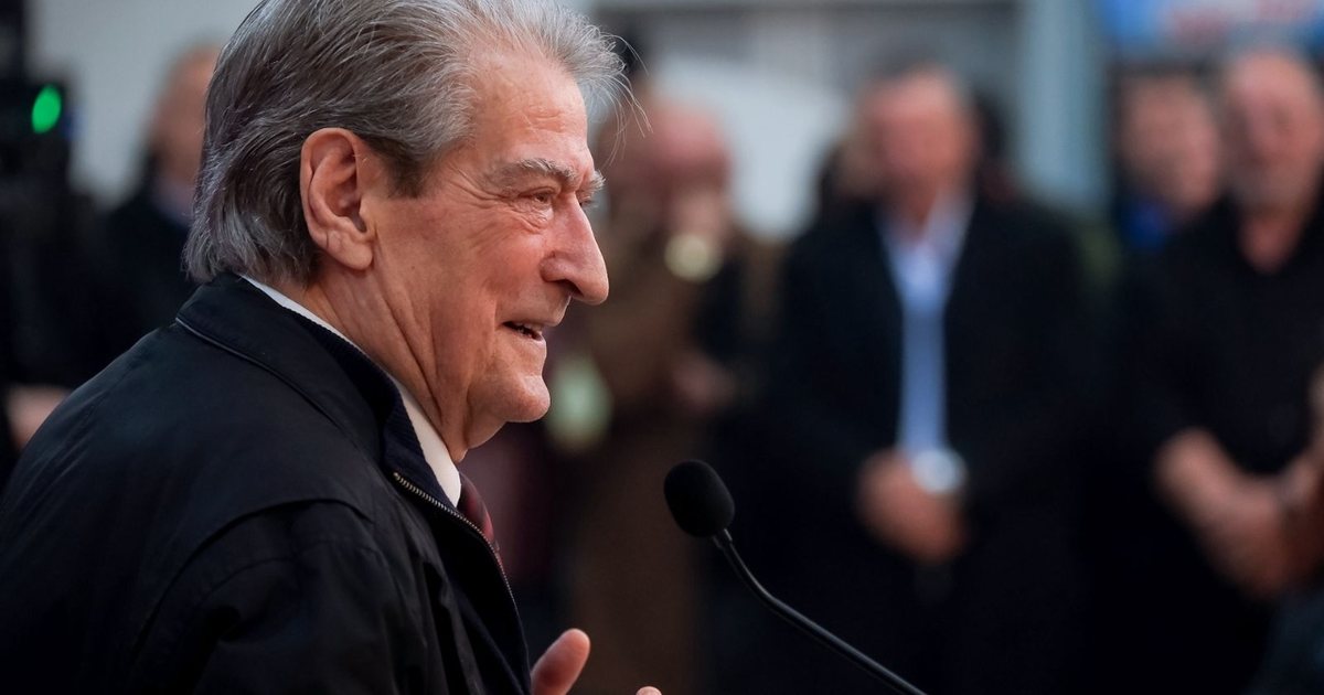 Berisha paralajmëron protestën e radhës  Të mblidhemi të gjithë para Parlamentit