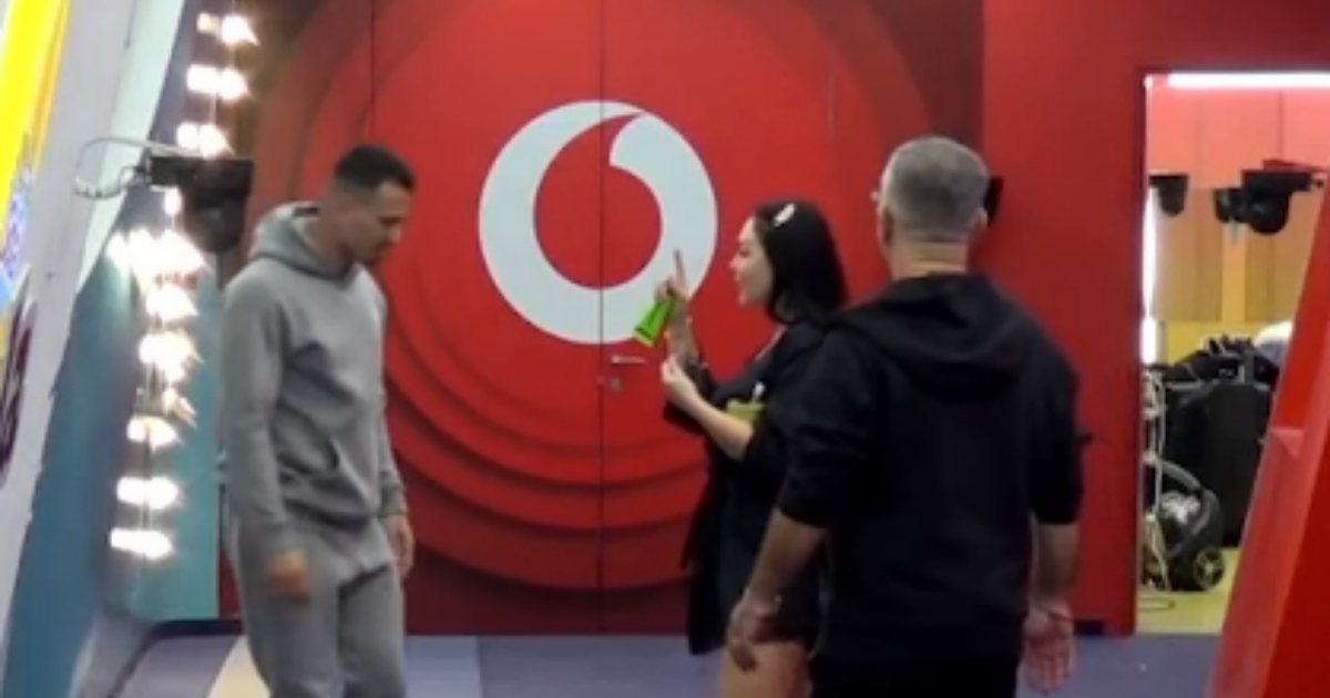  Brikenës i ule moralin  do e marrësh      Mateo debaton me Edisën  Mos më prek  mos më hajde nga mbrapa   