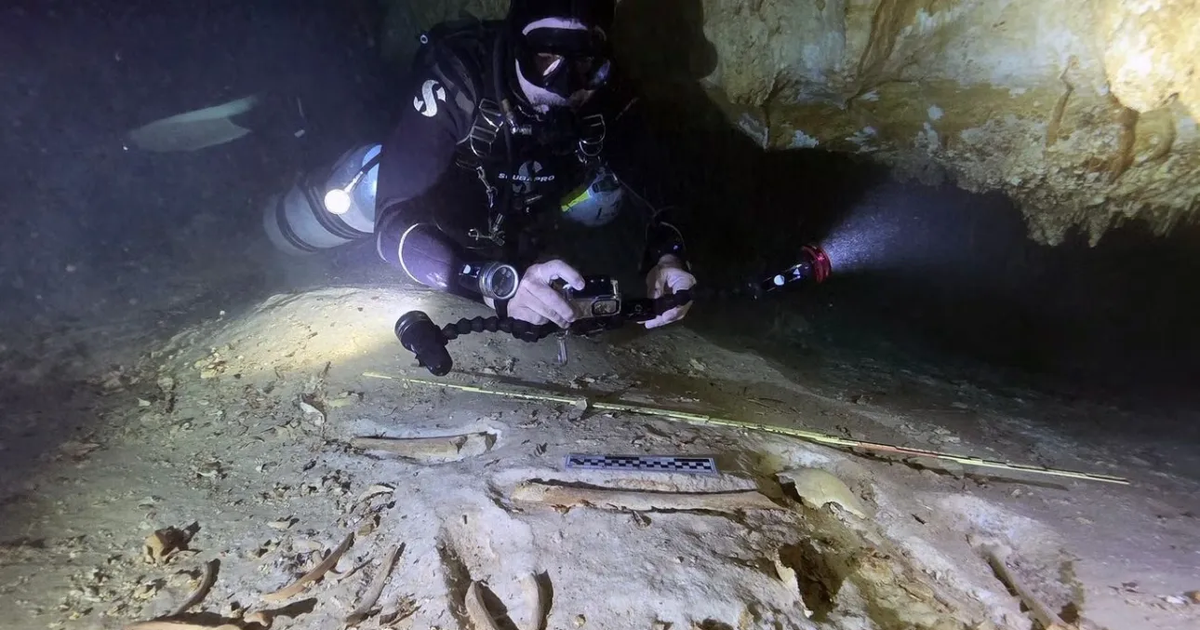 Misteri i skeletit prehistorik në një shpellë të përmbytur në Meksikë