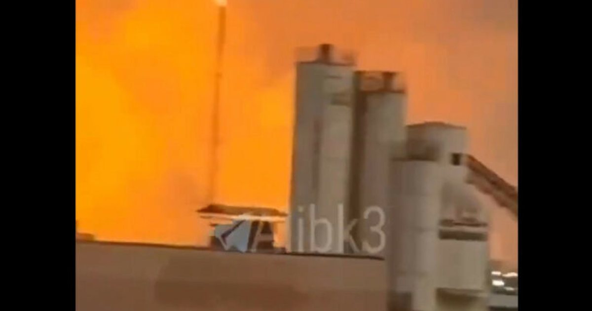  VIDEO  U sulmua nga raketa balistike iraniane  fabrika e naftës në Bahrein përfshihet nga flakët