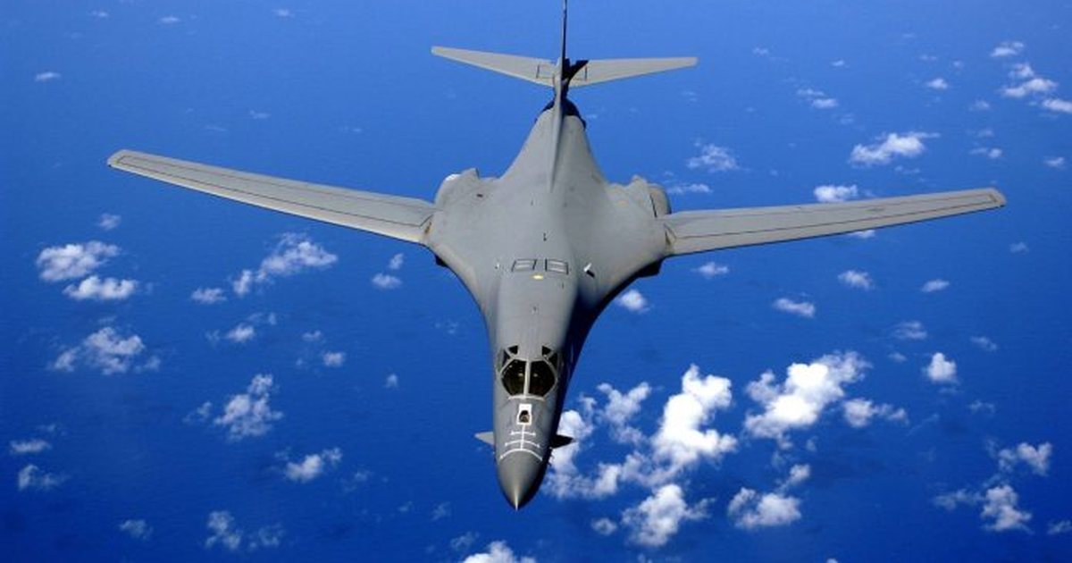 Bombarduesi më i shpejtë i Forcave Ajrore Amerikane zbarkon në Britaninë e Madhe