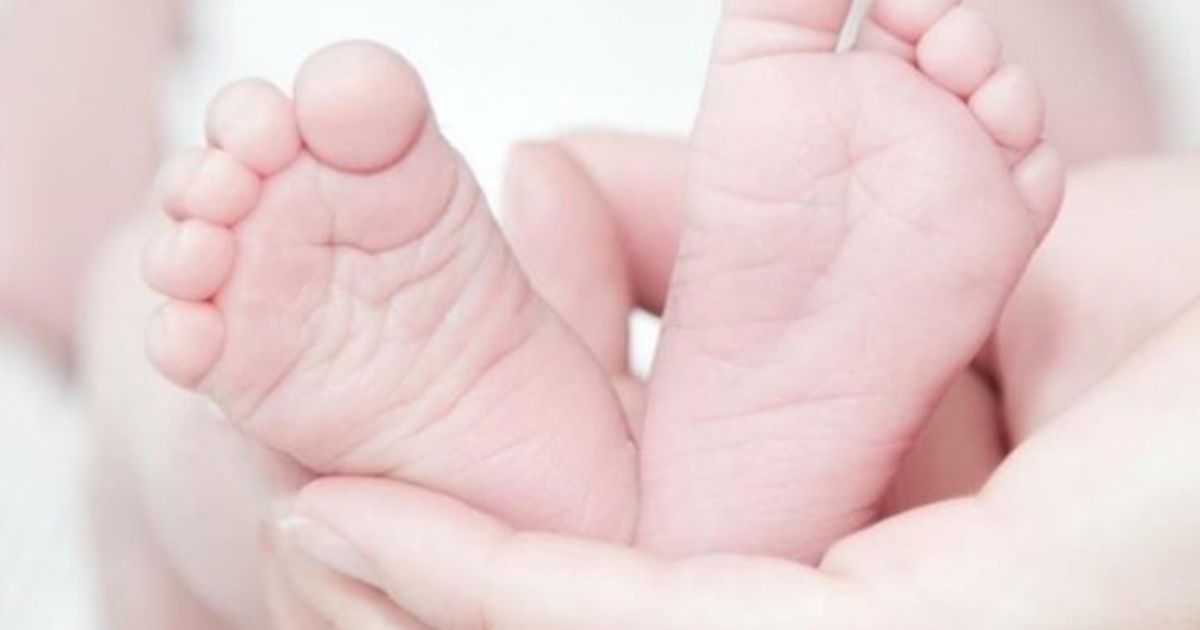 Pse të porsalindurit nuk kanë lot ose djersë 