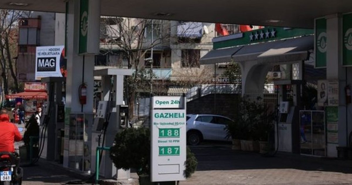 Nëse kisti rritet shumë ose shkakton komplikacione  mjeku mund të rekomandojë trajtim specifik ose ndërhyrje minimale për ta larguar  Prandaj  çdo shqetësim në zonën e veshkave nuk duhet neglizhuar dhe kontrolli mjekësor mbetet mënyra më e sigurt   