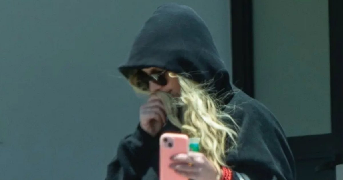 Pilula të dyshuara në makinë  Britney Spears rrezikon burg 