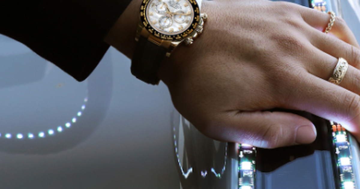 Simbol i statusit  A ia vlen të blesh një orë luksoze si investim 