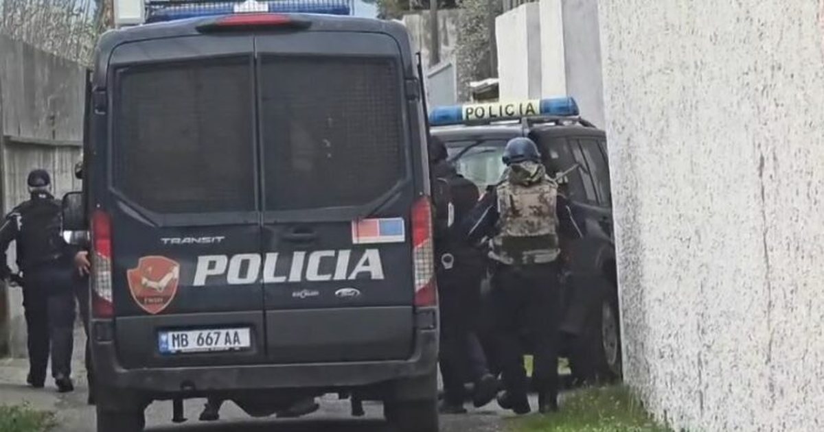 Të shtëna me armë në Shkodër gjatë operacionit policor  pasagjeri qëllon nga makina  arrestohet shoferi