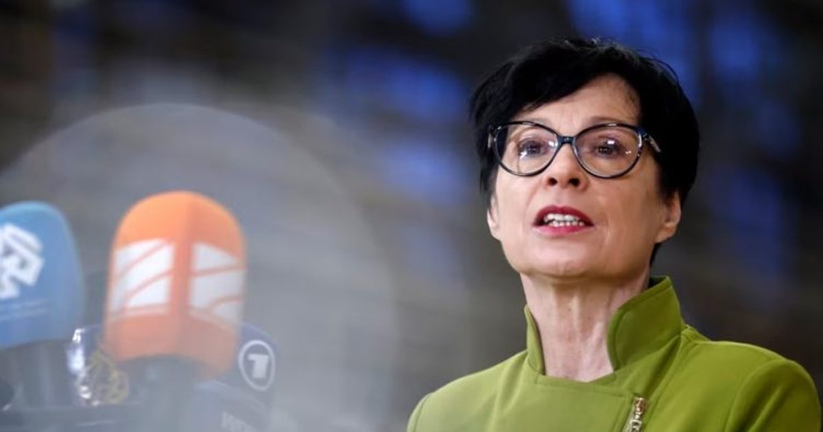 Komisionarja Kos shtyn vizitën në Kosovë  zbulohet arsyeja