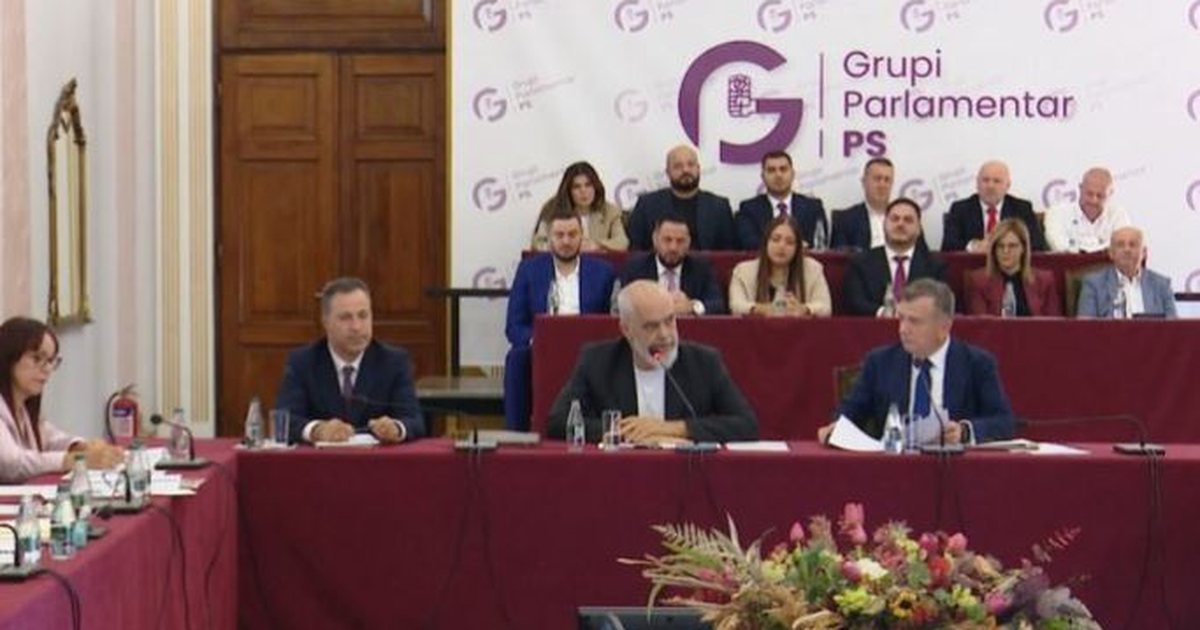 Spiropali dhe Balluku mungojnë në mbledhjen e grupit parlamentar të PS