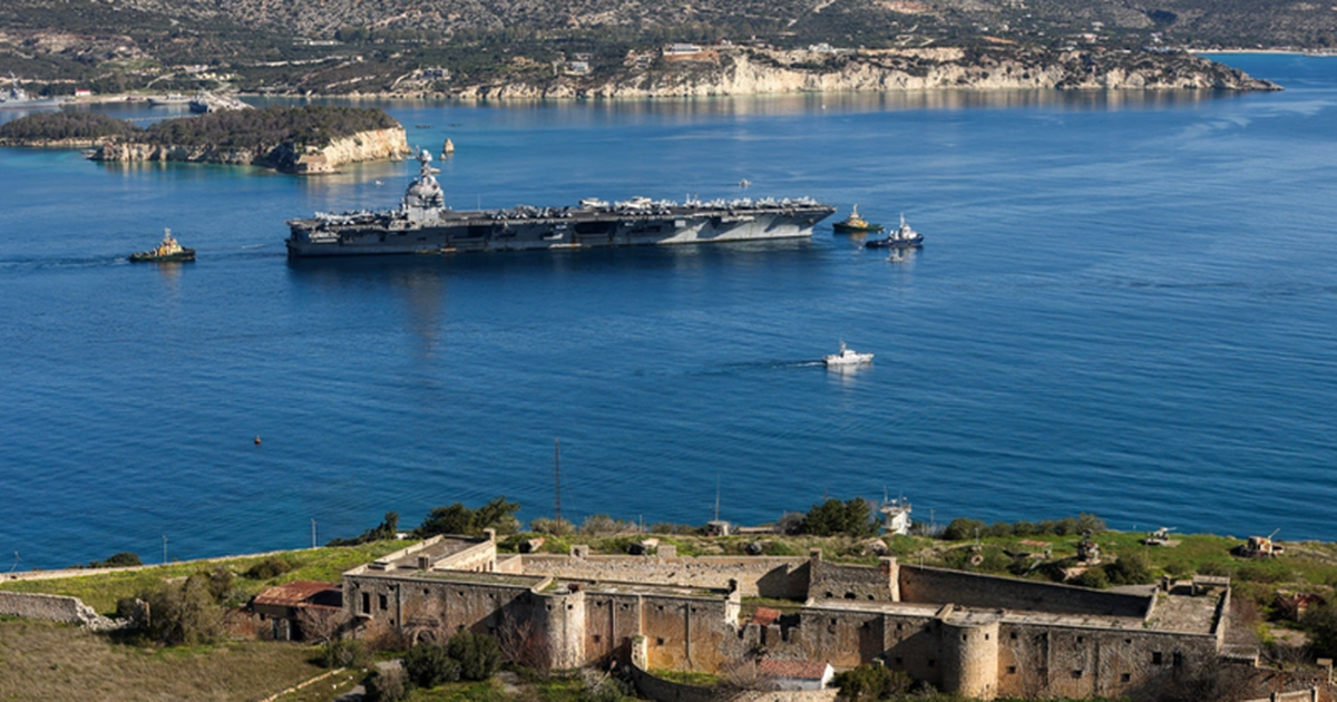 Policia greke arreston një polak për spiunazh  po fotografonte anijet ushtarake