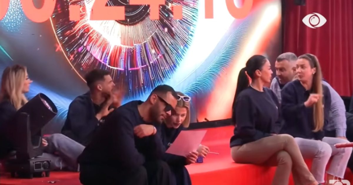  Kunata avash me vrimat   Juela i drejtohet Gretës  Rogerti i kthehet Selin  O vajzë e poshtër  bastarde i the 